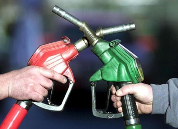 Фото: freepik.com |  В Госдуме достают пистолеты. Цены на бензин обуздают новым законом?